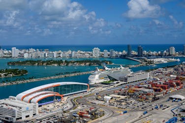 Vista para o mar e para a cidade 1 hora de passeio de helicóptero saindo de Fort Lauderdale